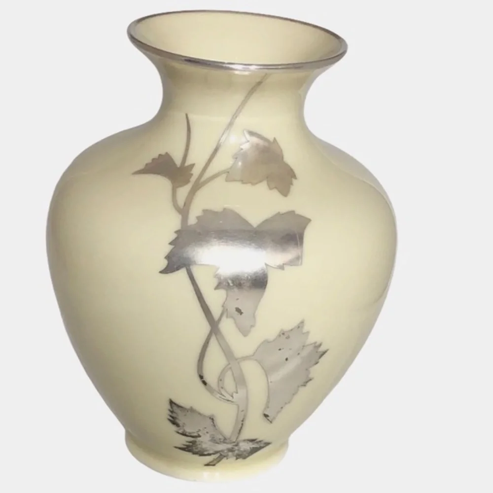 THOMAS IVORY BAVERIA GERMANY SILVER FOLAITE VASE